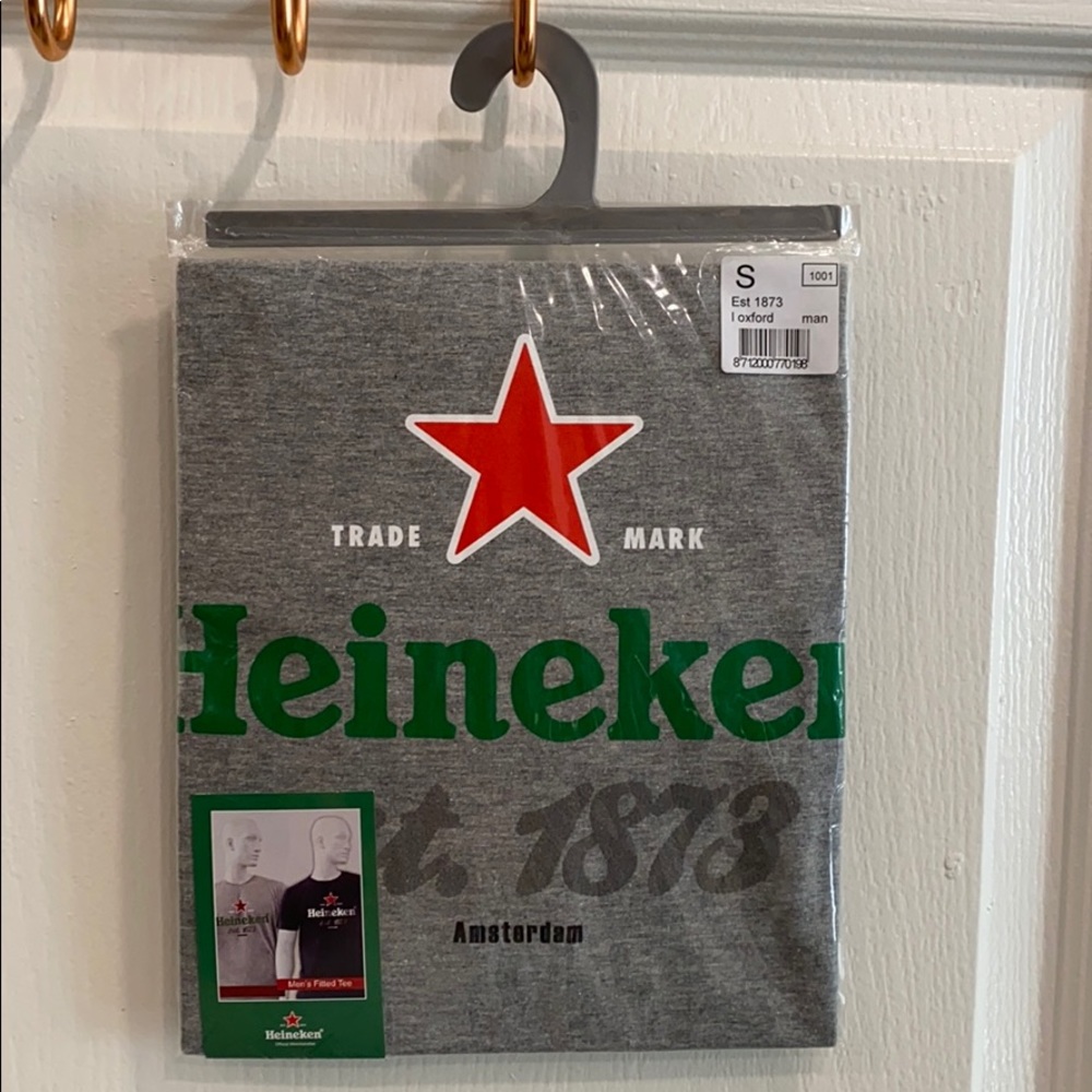 NWT GRAY HEINEKEN EST 1873 AMSTERDAM MEN’S FITTED TEE SIZE SMALL🍺🍻🇳🇱👕👚🩶⭐️